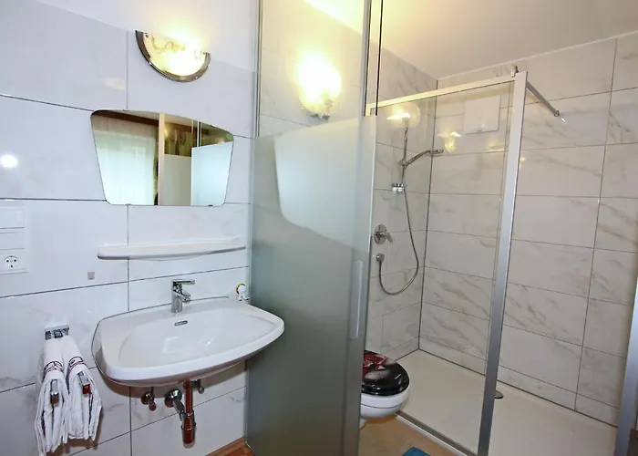 In Aschau Near Bus & Zillertal Slopes *